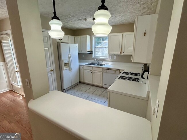 Building Photo - 1061 Athena Ct