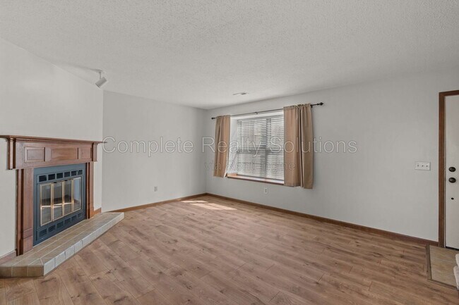Building Photo - 254 Carmel Woods Dr