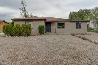 Building Photo - Price reduced. College students welcome in this 4 bedroom home!