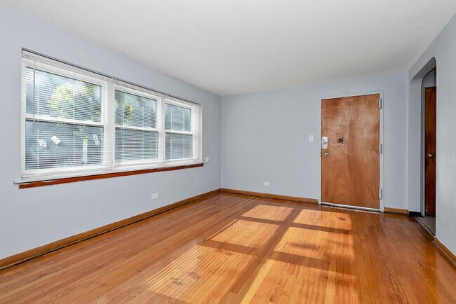 Interior Photo - 7770-78  S South Shore Drive Chicago, IL 60649