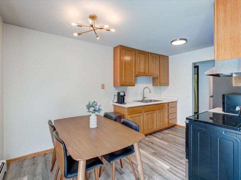 Building Photo - 7203 Fortune Dr