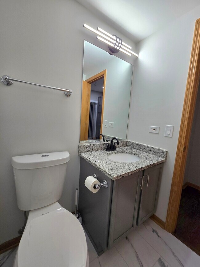 Building Photo - 3467 Ravinia Cir