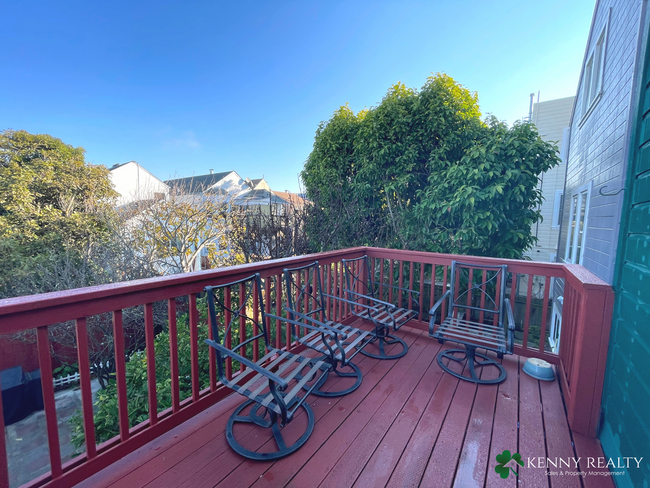 Building Photo - Large 4 Bedroom in San Francisco