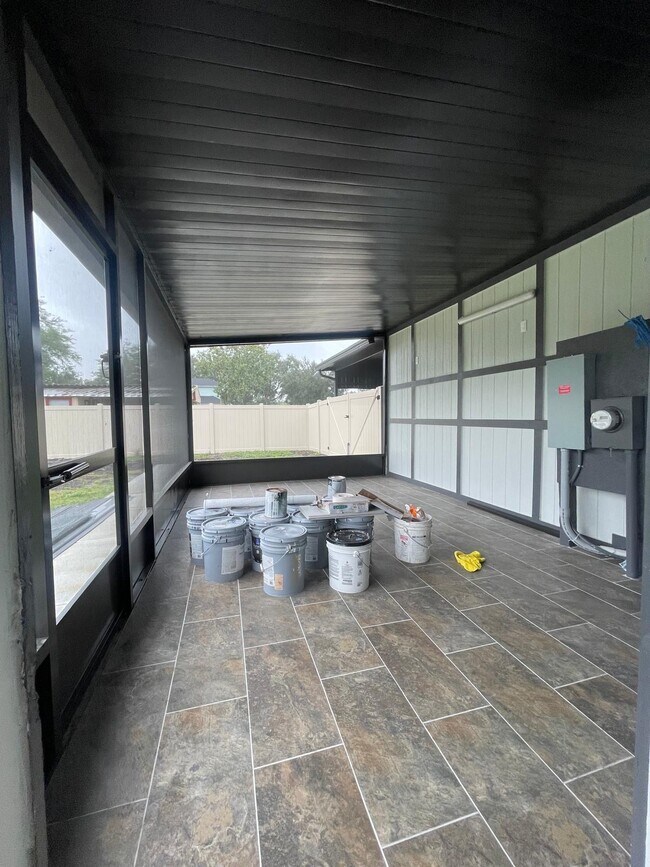 Building Photo - 5024 Marina Dr