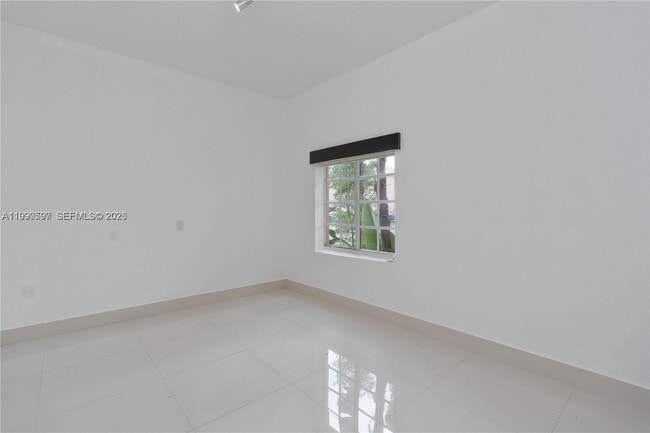 Building Photo - 7333 NW 108th Ct