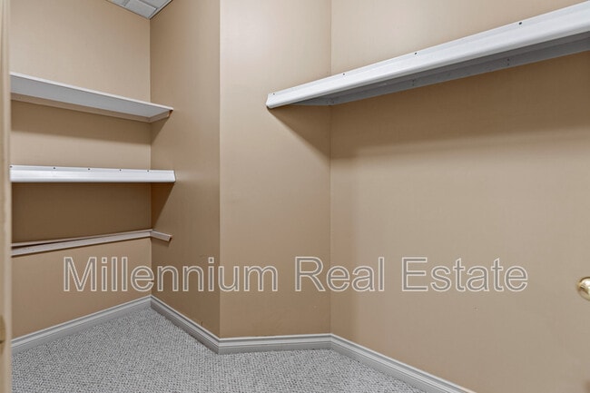Building Photo - 64121 Turnberry Way