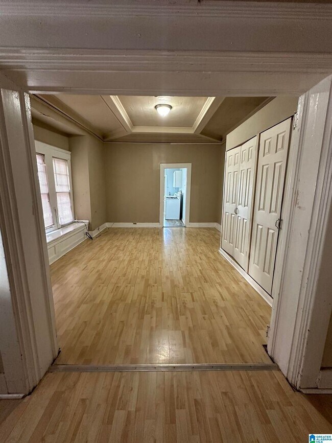 Building Photo - 1502 16th Ave S