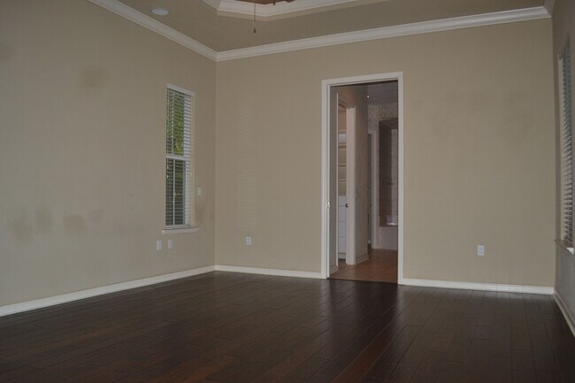 Building Photo - 3813 SW 91st Dr