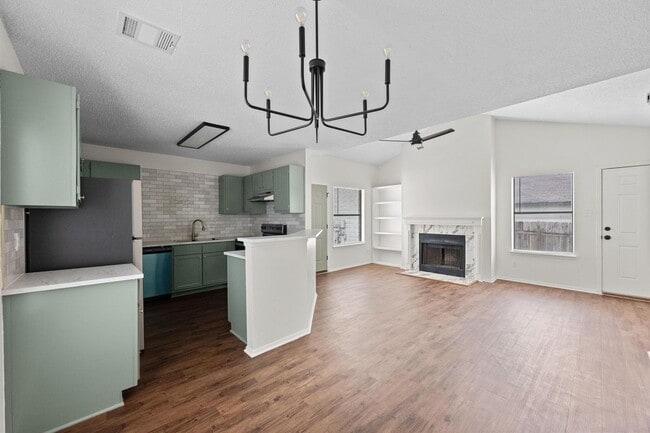 Building Photo - 2907 W Slaughter Ln