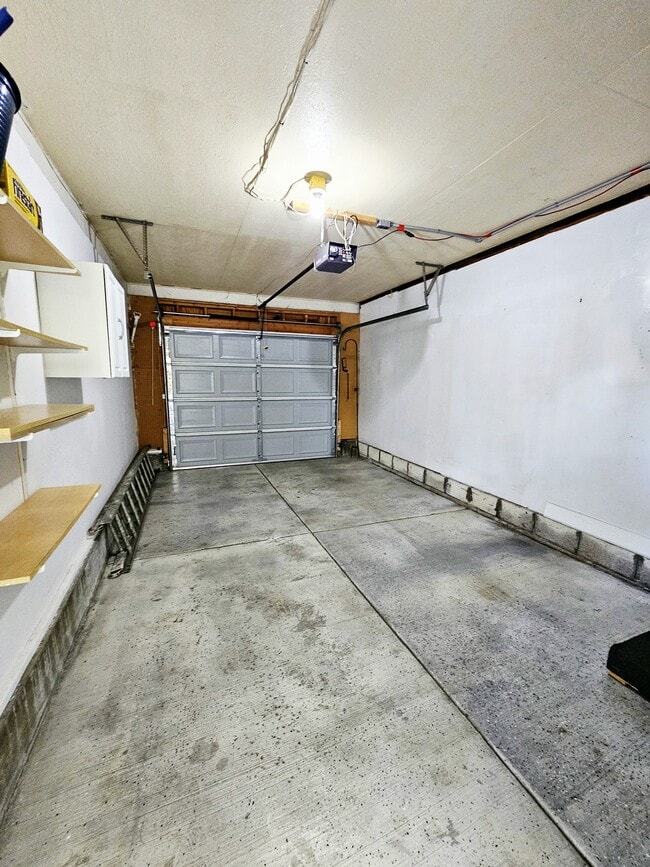 Building Photo - 65 Steele Cir
