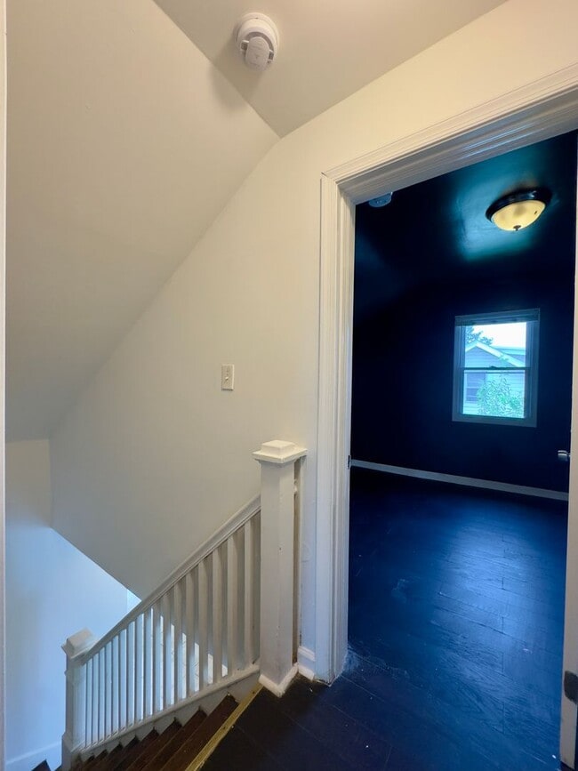 Building Photo - Charming 4 Bedroom/2 Bathroom in Asbury Av...