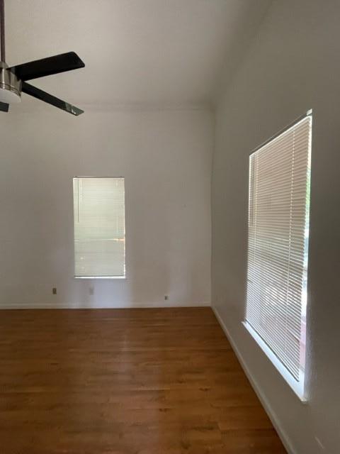 Building Photo - 208 Medina St