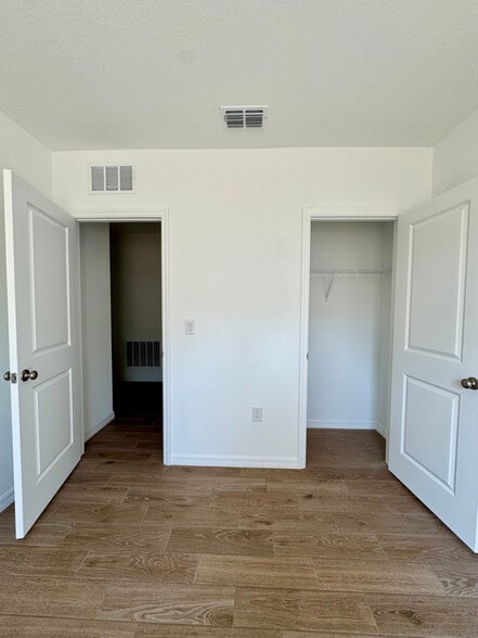 Building Photo - 2647 Jupiter Blvd SW