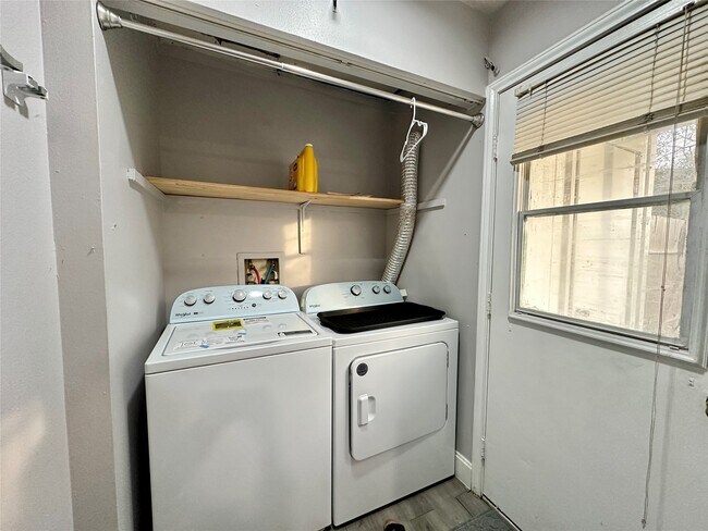 Building Photo - 4120 Hartt St