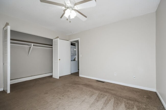 Building Photo - 2 bedroom / 1.5 bath Townhome ~ Hannahan, SC