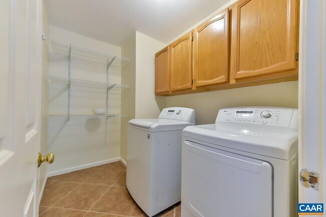 Building Photo - 1012 Wildmere Pl