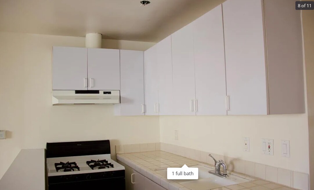 Kitchen - 2408 Florencita Ave