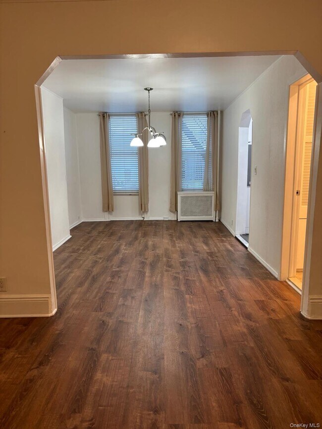 Building Photo - 71-29 Myrtle Ave