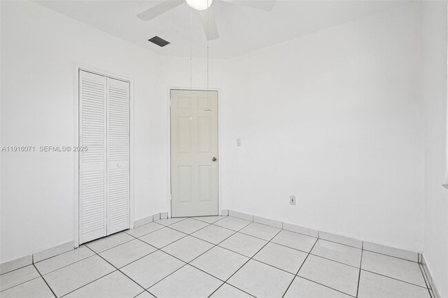 Building Photo - 911 E 32nd St