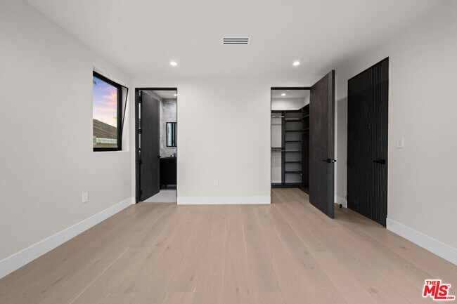 Building Photo - 1439 Edris Dr