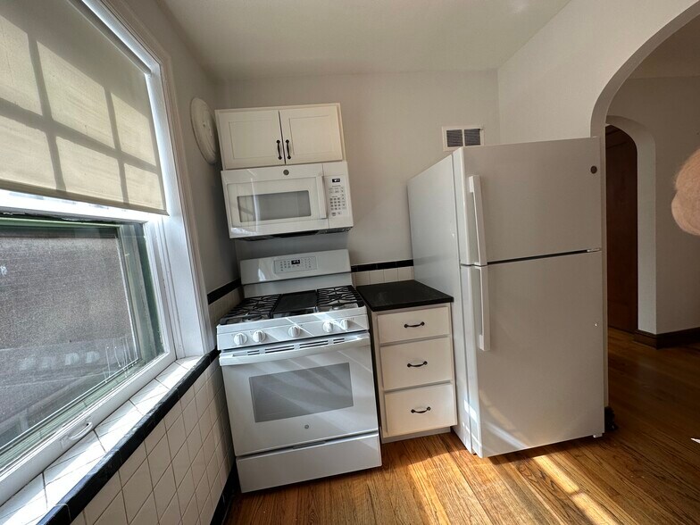 Building Photo - 8828 Riverview Blvd