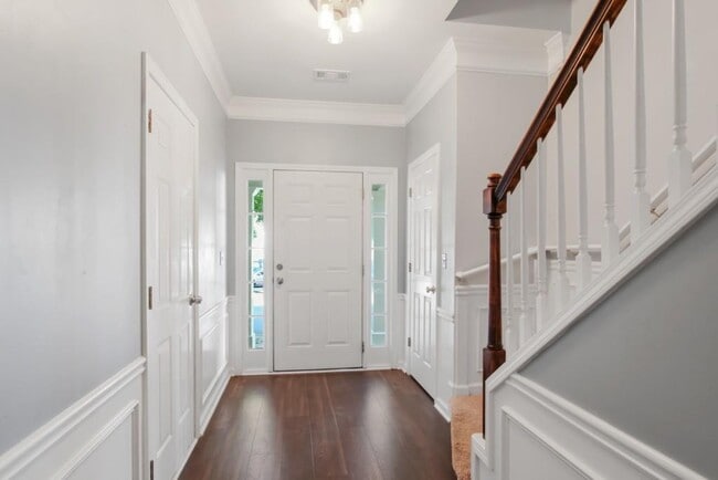 Building Photo - 3563 Views Trce