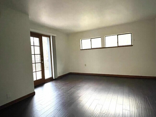 Building Photo - 3 bedroom 3 bath plus a large room downstairs in Lake Wildwood, Penn Valley, CA