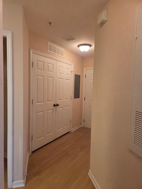 Building Photo - 5824 Lake Pointe Village Cir