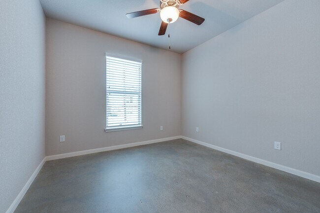 Building Photo - 2729 Lubbock Ave