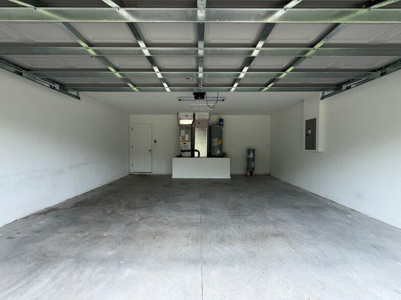 Building Photo - 853 Marion Oaks Mnr