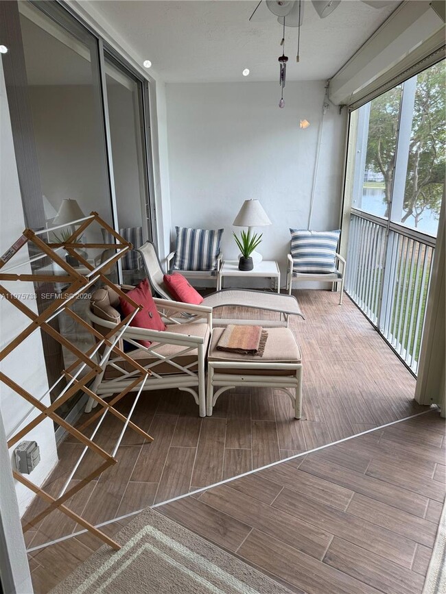 Building Photo - 2940 N Course Dr