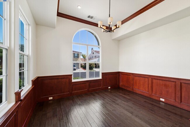 Building Photo - 2131 Chamomile Ct