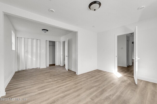 Building Photo - 2816 Mars St