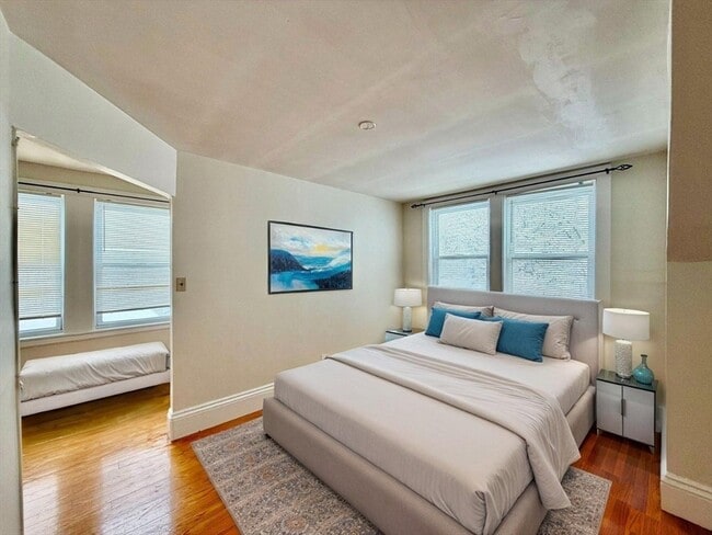 Building Photo - 170 Lincoln Ave