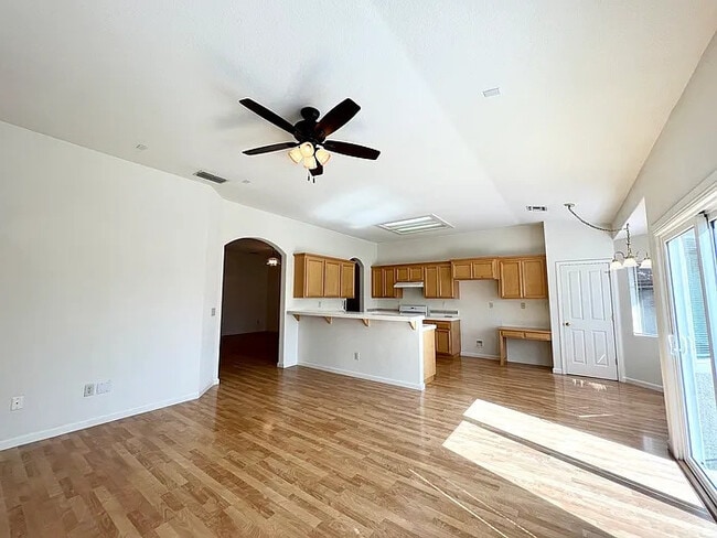 Building Photo - Beautiful One-Level Ranch-Style Home in Ro...