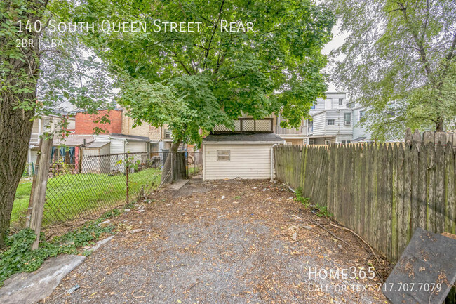 Building Photo - Charming Traditional Unit at Rear York hea...