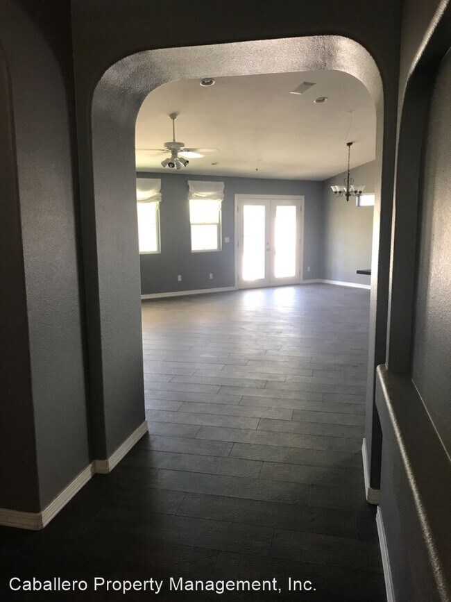 Building Photo - 3 br, 2 bath House - 256 E Liberty Ln 2119...
