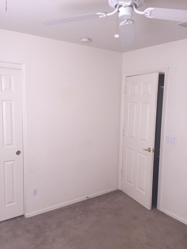 Building Photo - 16054 N 138th Dr