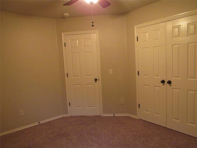 Building Photo - 17516 Black Hawk Dr