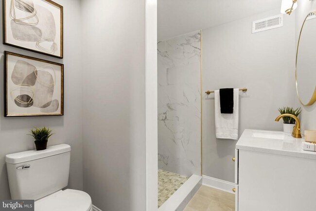 Building Photo - 2571 Coral St