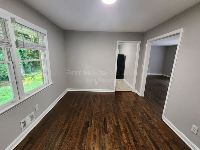 Building Photo - 2689 Collier Dr NW