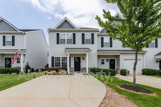Building Photo - 830 Chartwell Dr