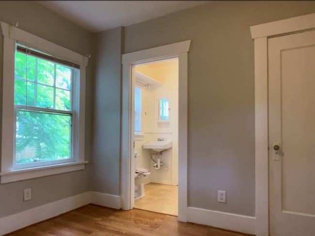 Building Photo - Bright and Open Home with Flexible Living Spaces and an Expansive Backyard