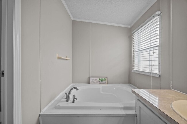 Building Photo - Charming 3-Bedroom Home on Spacious 2.64-Acre Lot in Graham, NC