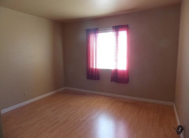 Building Photo - Charming 2 Bed Single Level Detached Condo