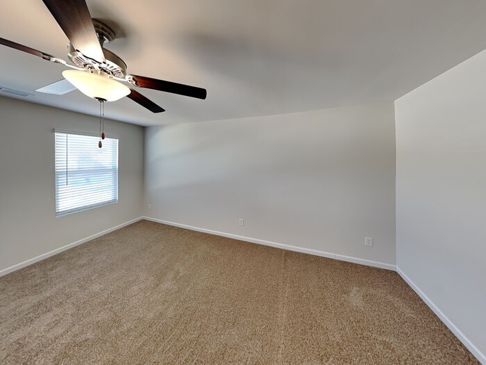 Building Photo - 1034 Cloverdale CT