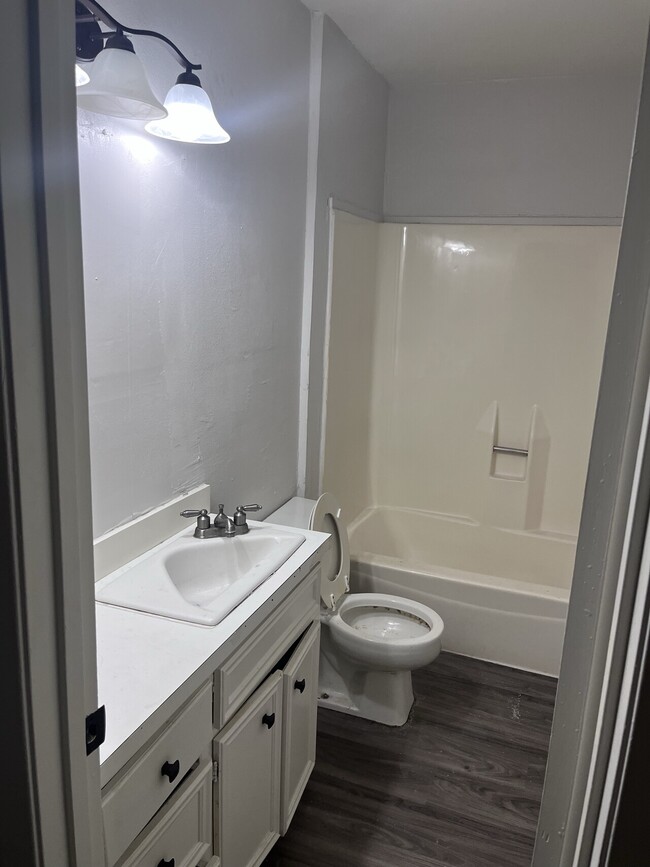 Building Photo - Aberdeen Duplex