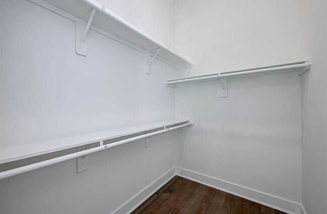 Building Photo - 6127 W Montgomery Rd