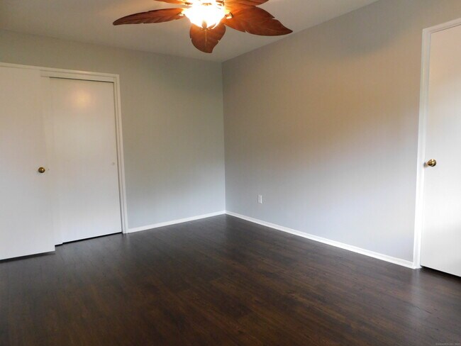 Building Photo - 173 Kennedy Dr