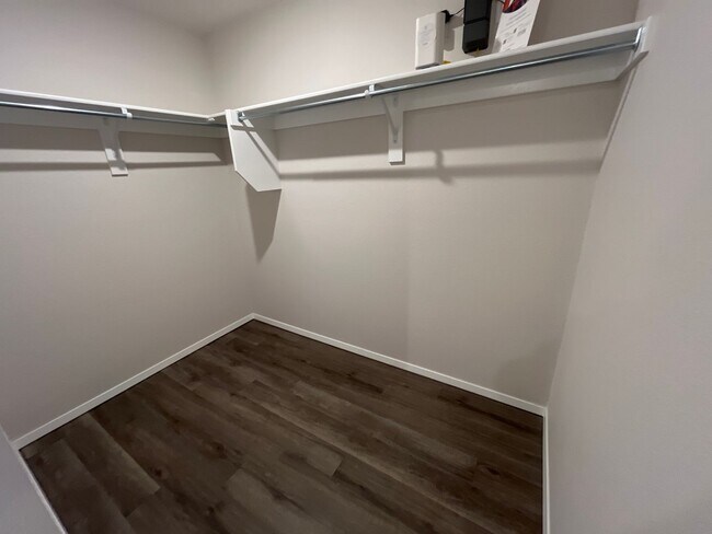 Building Photo - *Pre-leasing* Three Bedroom | Two Bath Hom...
